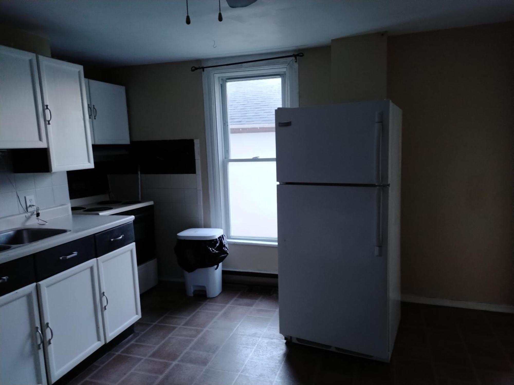 Cozy Downtown Two Bedrooms Free Parking Kingston Exterior photo