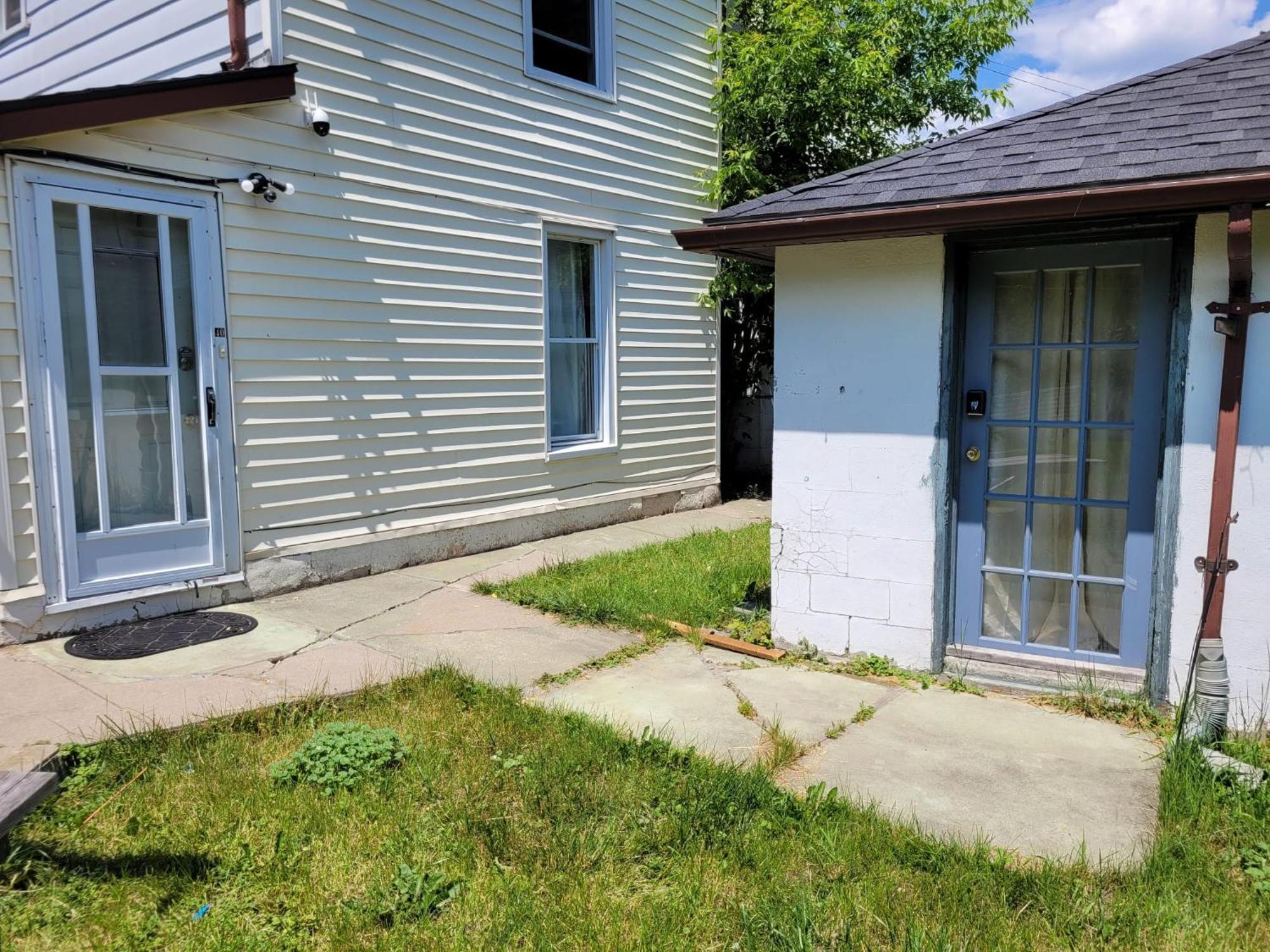 Cozy Downtown Two Bedrooms Free Parking Kingston Exterior photo