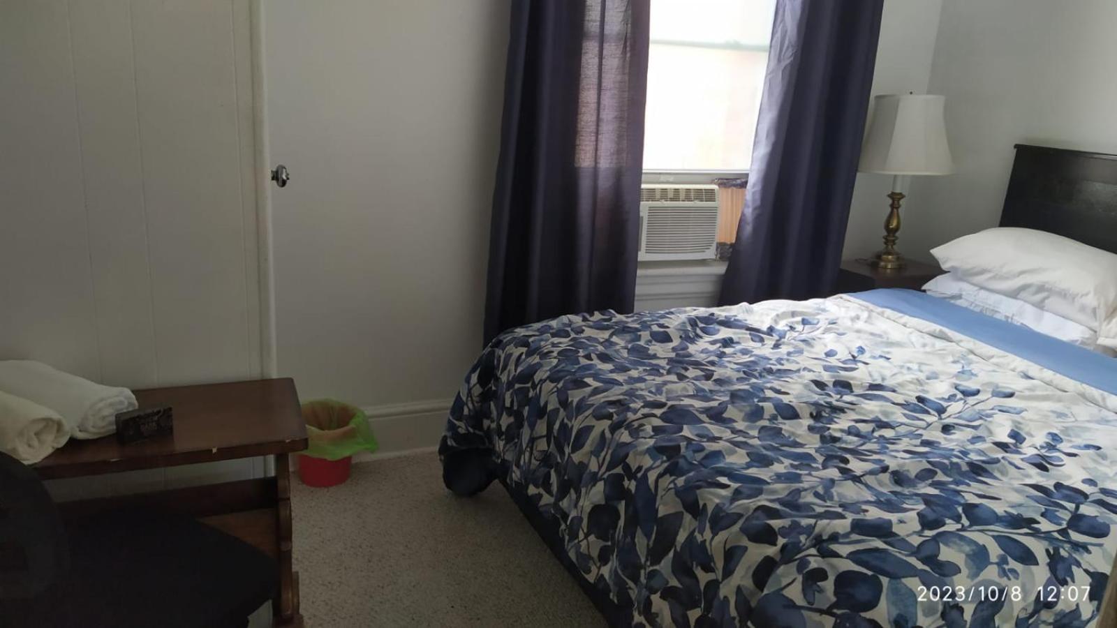 Cozy Downtown Two Bedrooms Free Parking Kingston Exterior photo